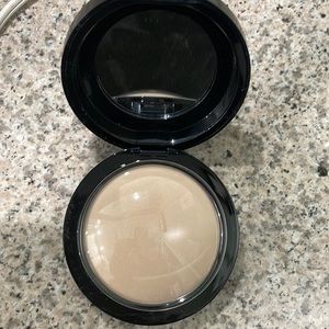 MAC Mineralize Skin Finish